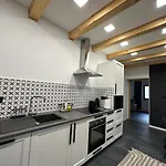 Apartament Hazikon 2 Mestecǎneşti
