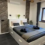Hazikon 2 * Mestecǎneşti